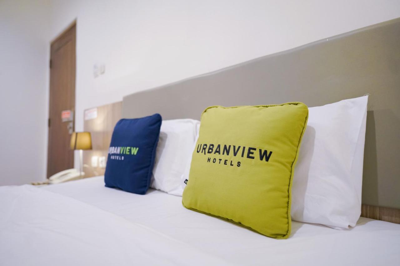 Urbanview Hotel Bes Mangga Besar By Reddoorz Jakarta Exterior photo