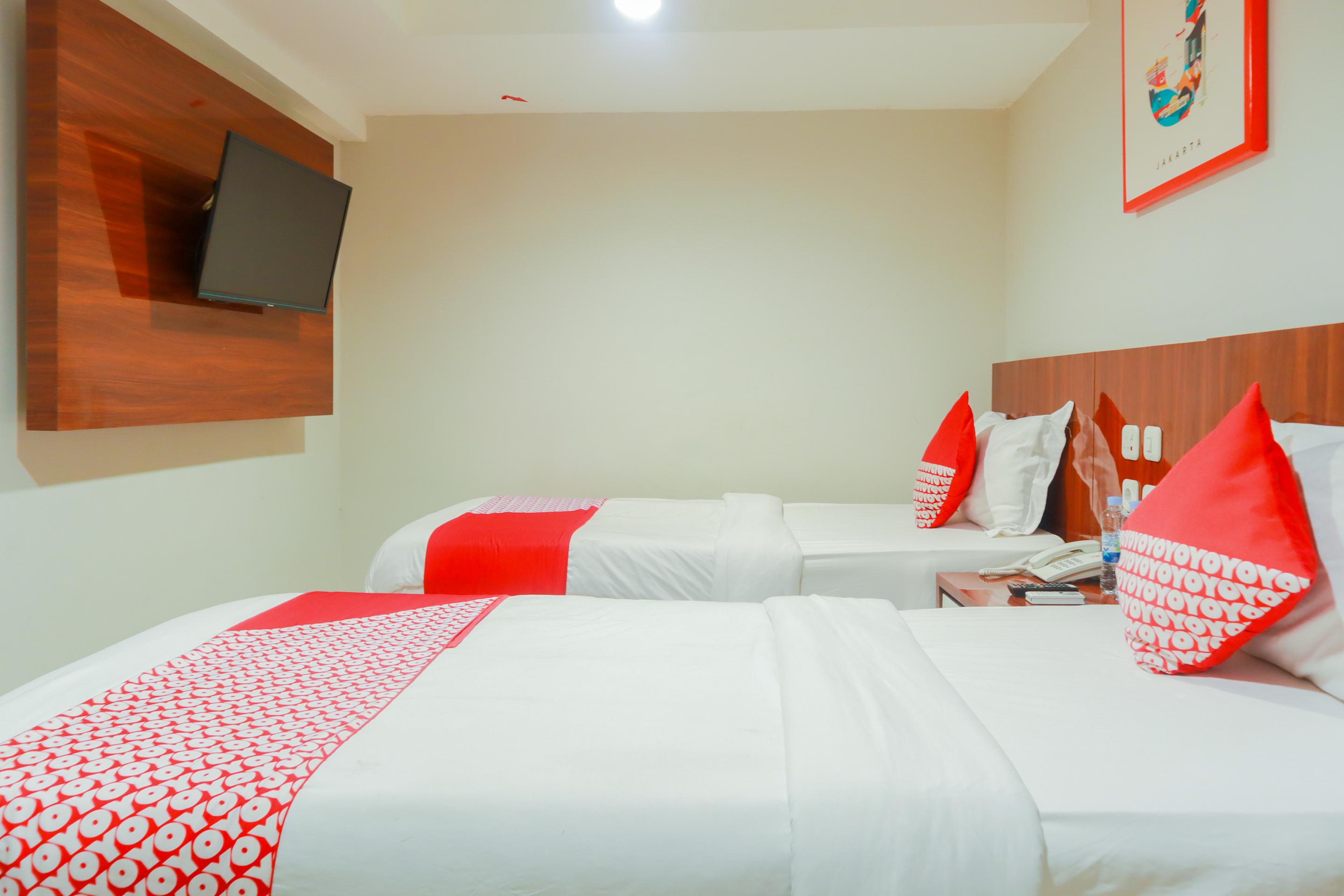 Urbanview Hotel Bes Mangga Besar By Reddoorz Jakarta Exterior photo