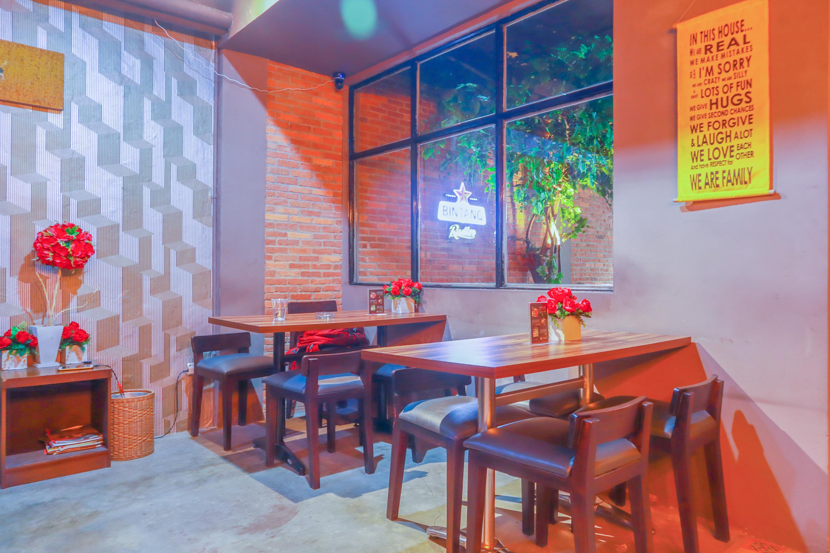 Urbanview Hotel Bes Mangga Besar By Reddoorz Jakarta Exterior photo