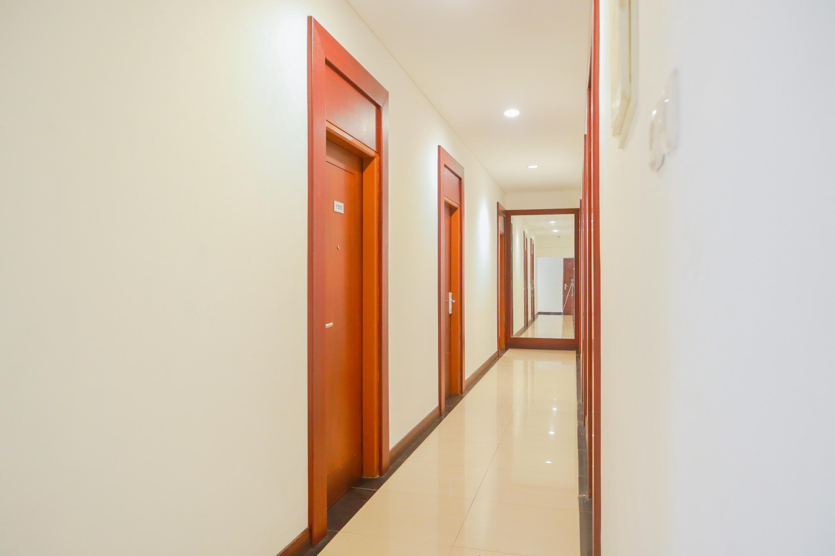 Urbanview Hotel Bes Mangga Besar By Reddoorz Jakarta Exterior photo
