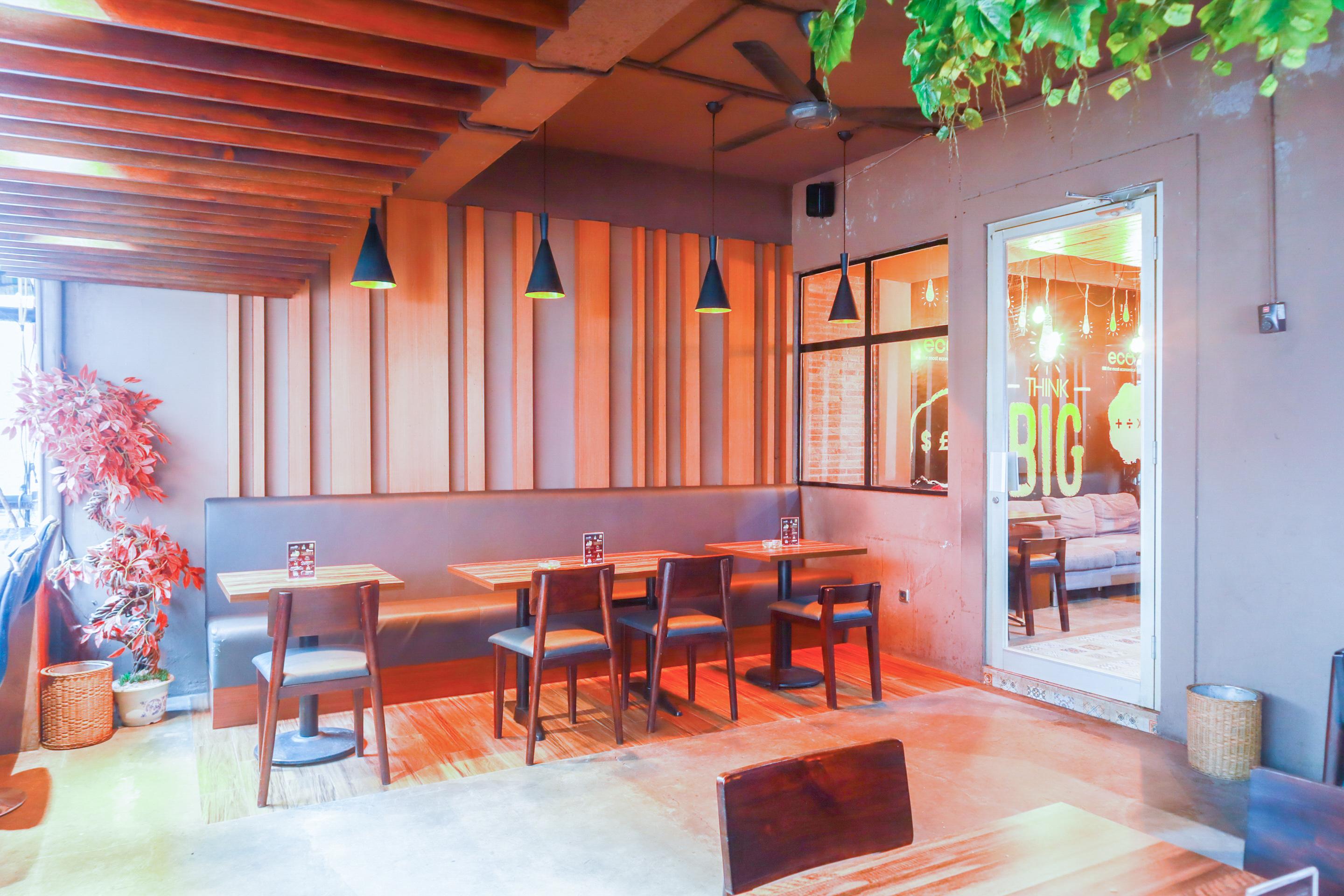 Urbanview Hotel Bes Mangga Besar By Reddoorz Jakarta Exterior photo