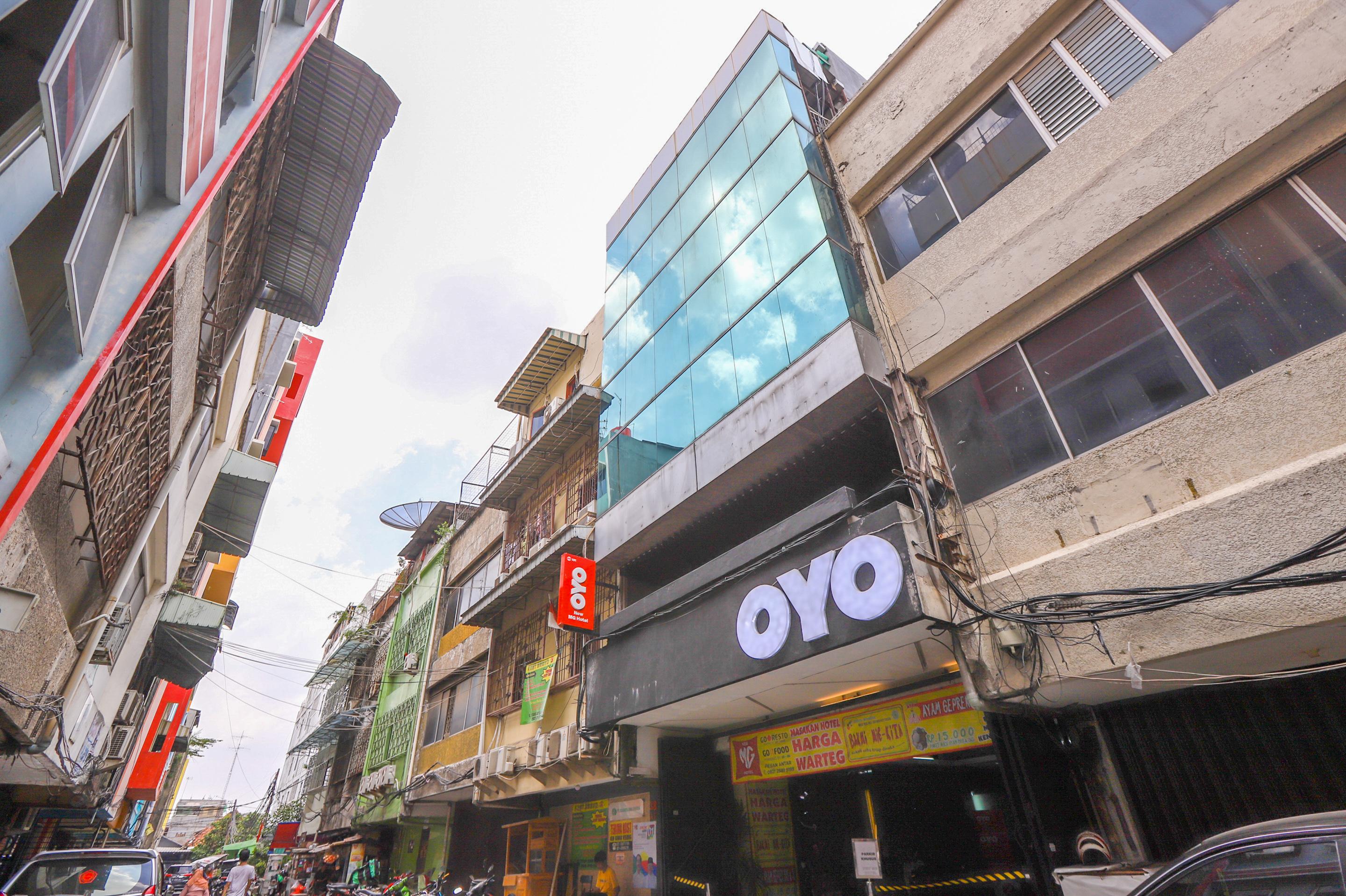 Urbanview Hotel Bes Mangga Besar By Reddoorz Jakarta Exterior photo