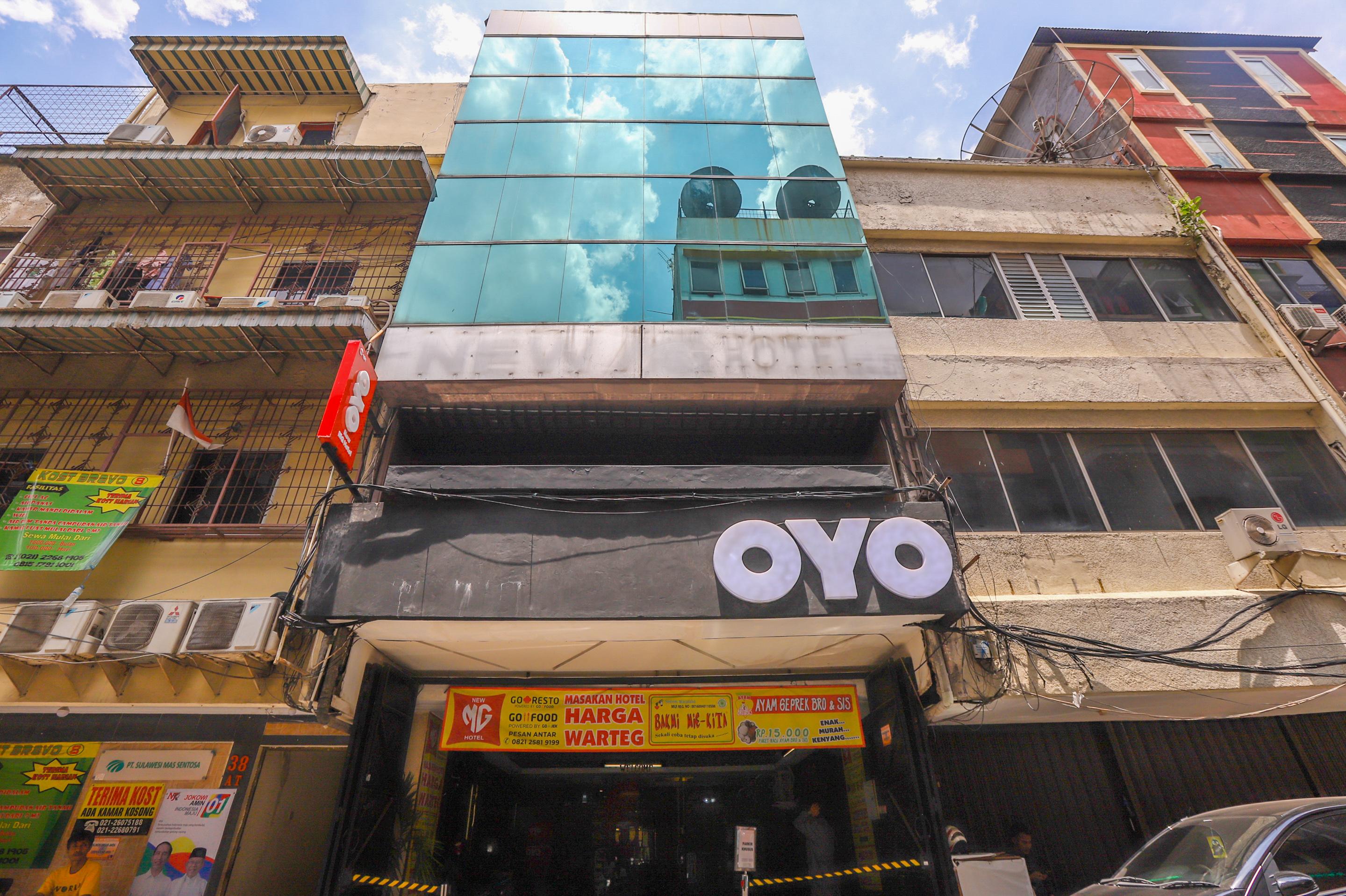 Urbanview Hotel Bes Mangga Besar By Reddoorz Jakarta Exterior photo